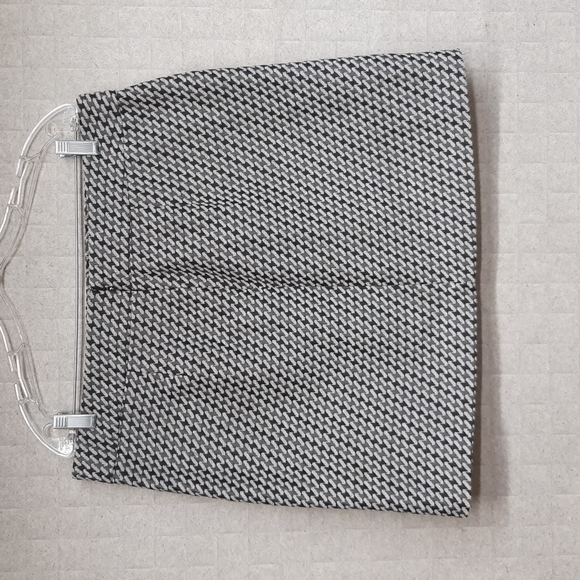 Ann Taylor LOFT Factory Skirt - Picture 5 of 7